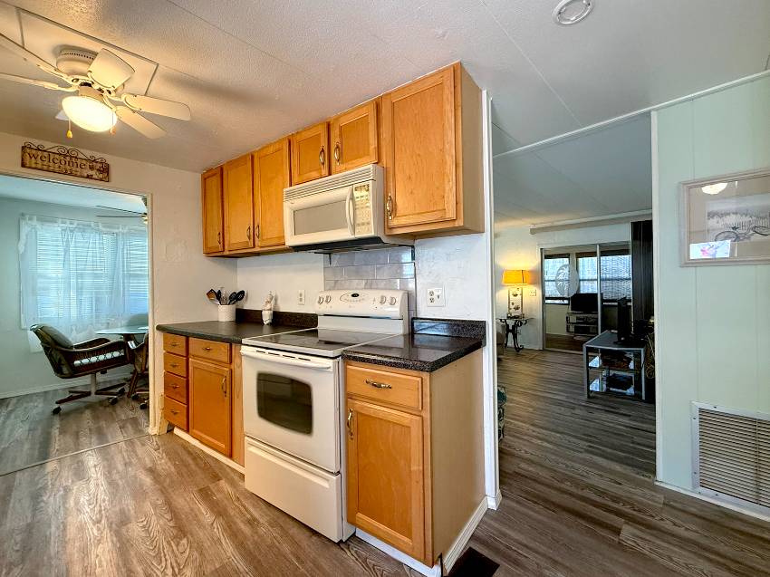 18 Date St a Bradenton, FL Mobile or Manufactured Home for Sale